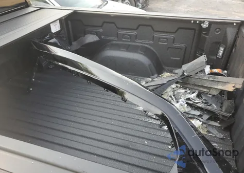 2024 GMC Sierra C1500 z USA, uszkodzony, nr VIN 3GTNHAEK2RG435383